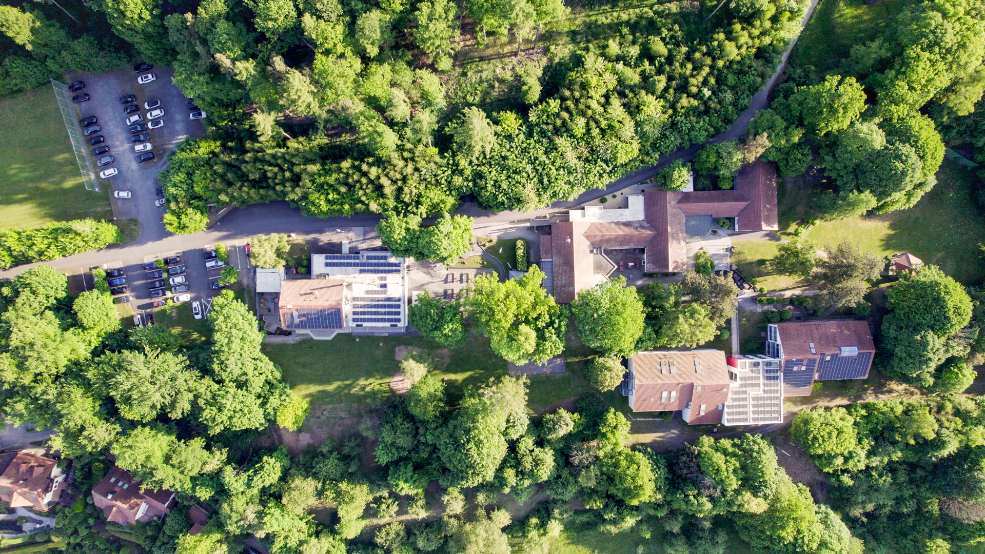 Luftaufnahme des SeminarZentrums Rückersbach im Vorspessart